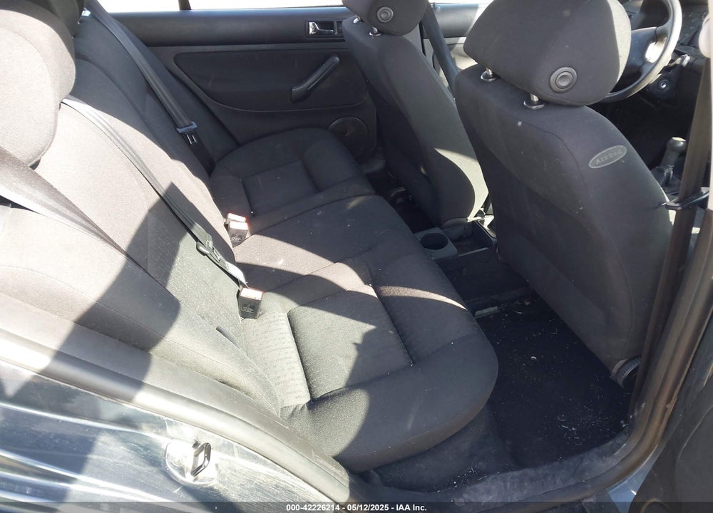 2005 VOLKSWAGEN GOLF GL 2.0L VIN: 9BWFL61J254022695