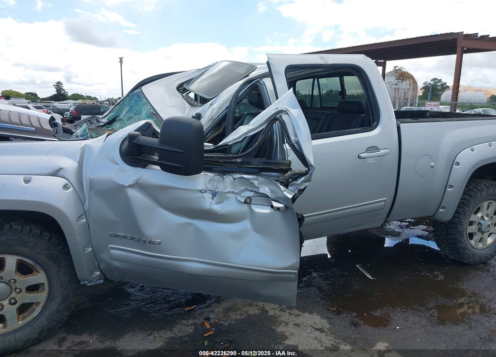 2014 CHEVROLET SILVERADO 3500HD LTZ VIN: 1GC4K1E88EF138826