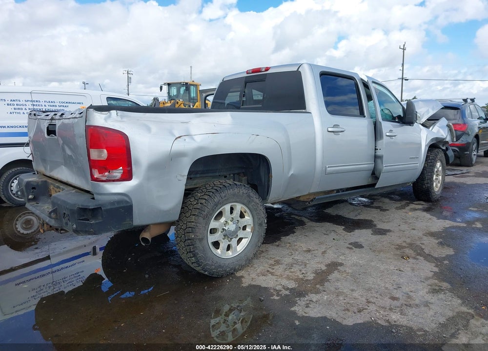 2014 CHEVROLET SILVERADO 3500HD LTZ VIN: 1GC4K1E88EF138826