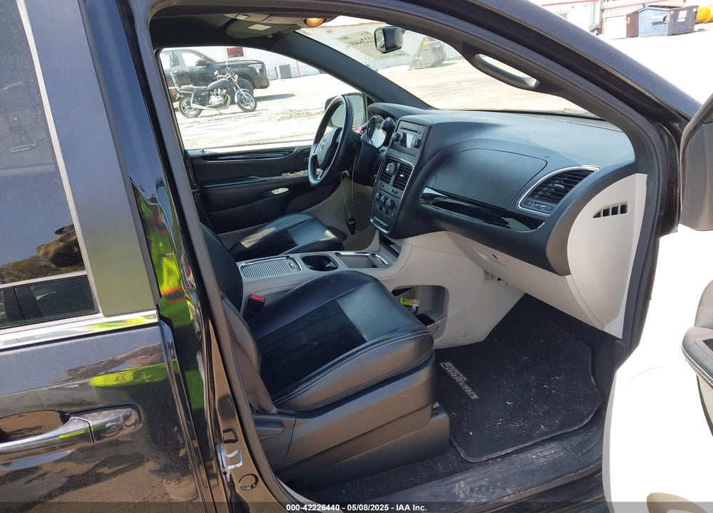 2017 DODGE GRAND CARAVAN SXT VIN: 2C4RDGCG6HR545926