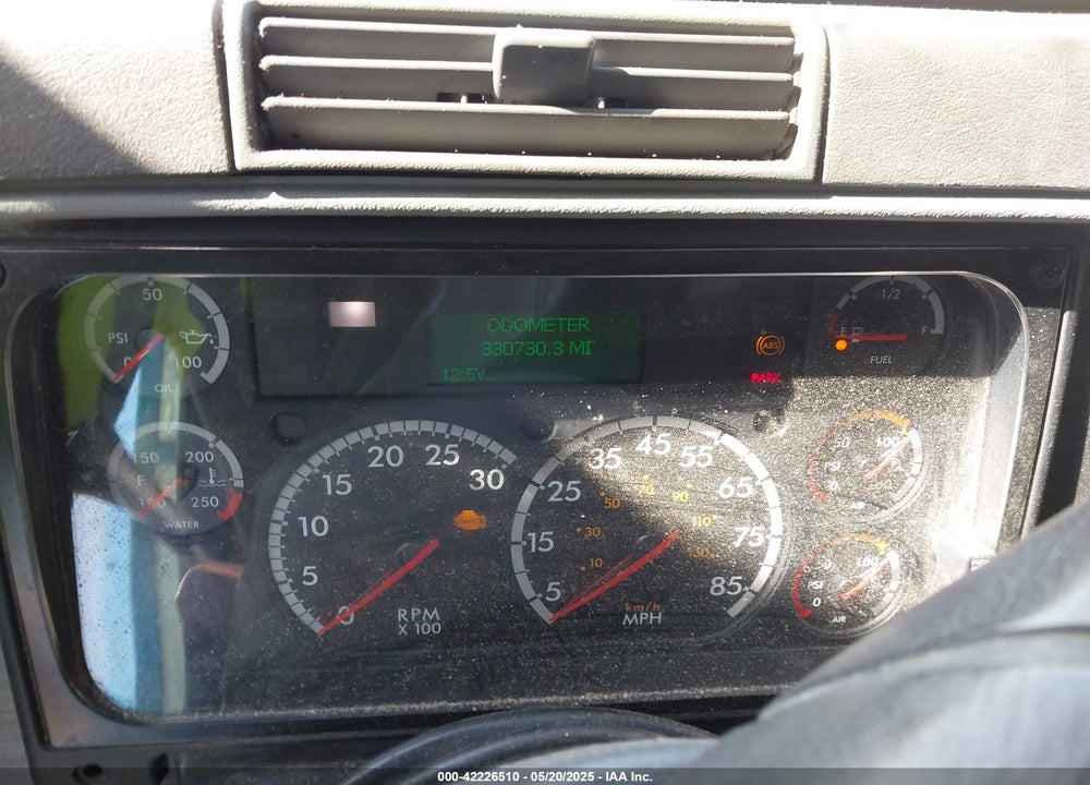 2005 FREIGHTLINER CONVENTIONAL ST120 VIN: 1FUJBBCG35LN22638