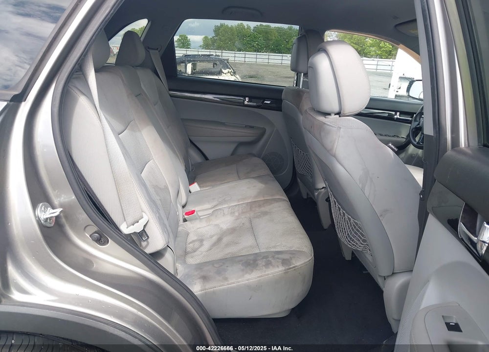 2012 KIA SORENTO VIN: 5XYKT3A18CG257902