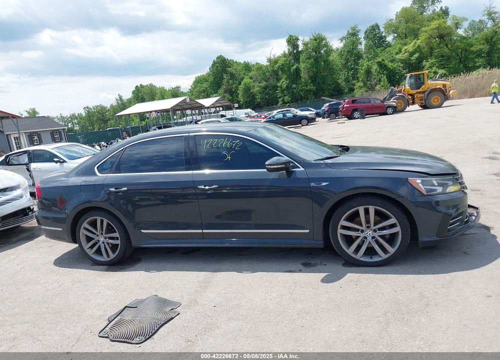 2017 VOLKSWAGEN PASSAT VIN: 1VWDT7A30HC070048