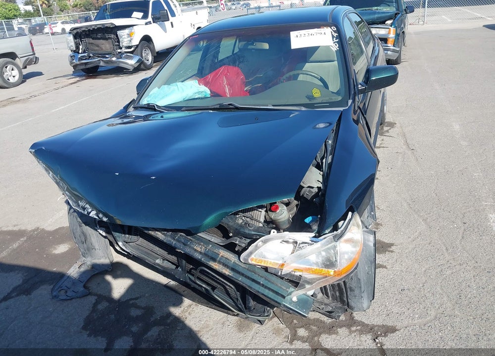 2000 HONDA ACCORD 2.3 LX VIN: JHMCG6653YC000095