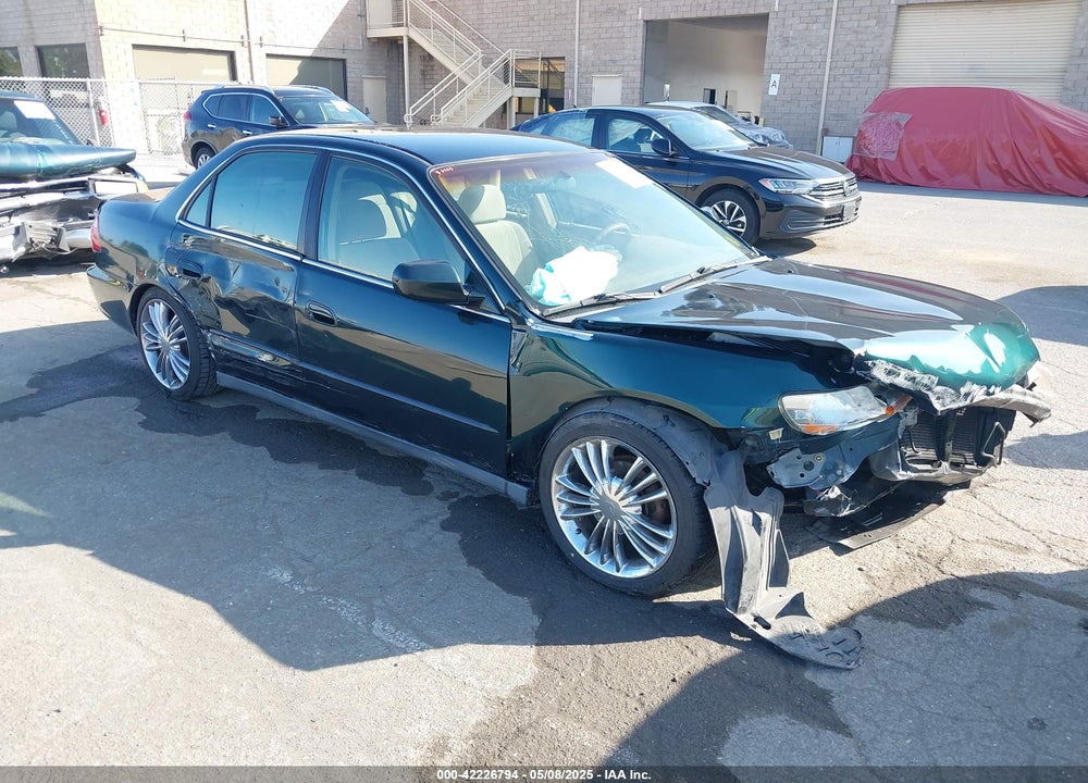 2000 HONDA ACCORD 2.3 LX VIN: JHMCG6653YC000095