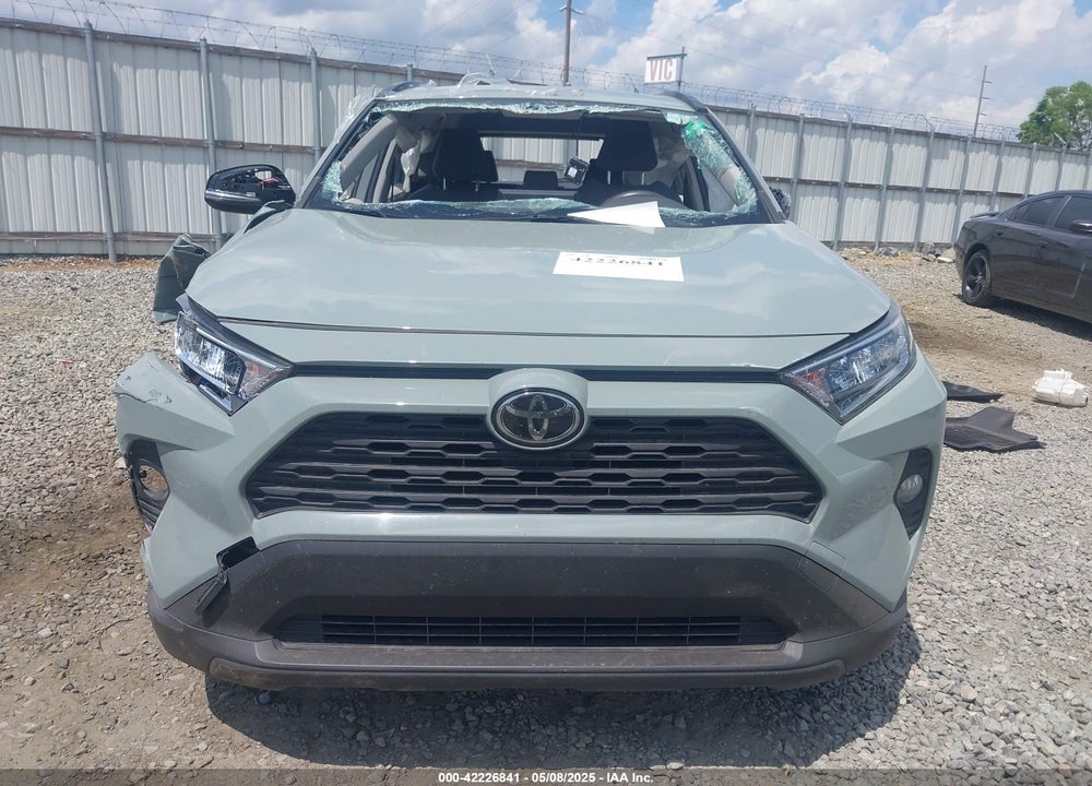 2020 TOYOTA RAV4 XLE VIN: JTMW1RFVXLD522100