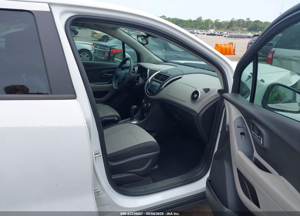 2016 CHEVROLET TRAX 1LS VIN: 3GNCJKSB3GL267206