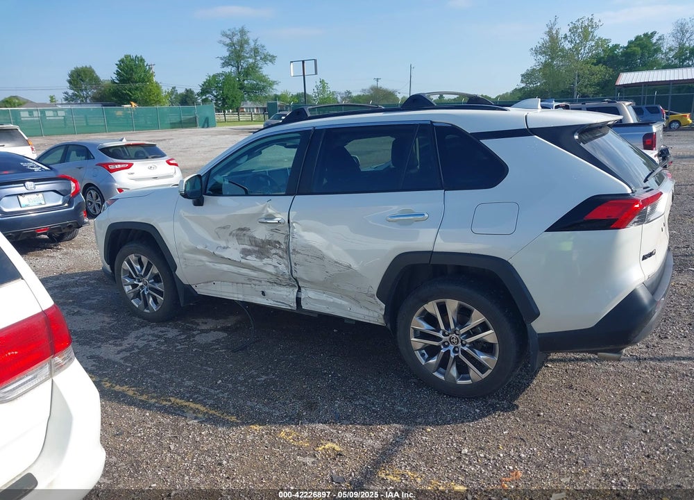 2021 TOYOTA RAV4 VIN: 2T3N1RFV3MW182269