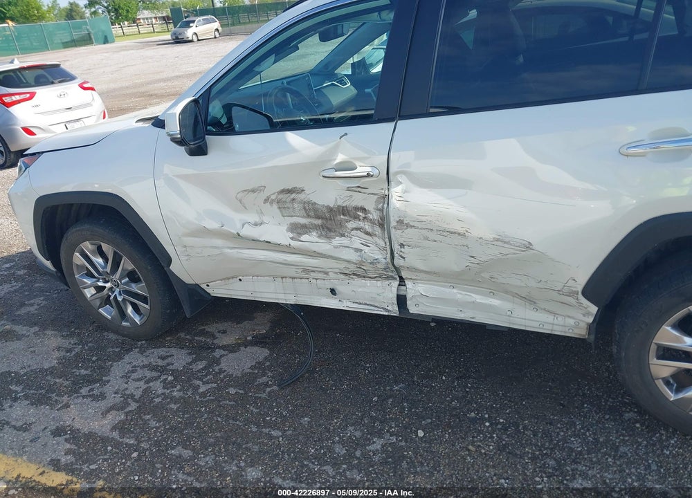 2021 TOYOTA RAV4 VIN: 2T3N1RFV3MW182269