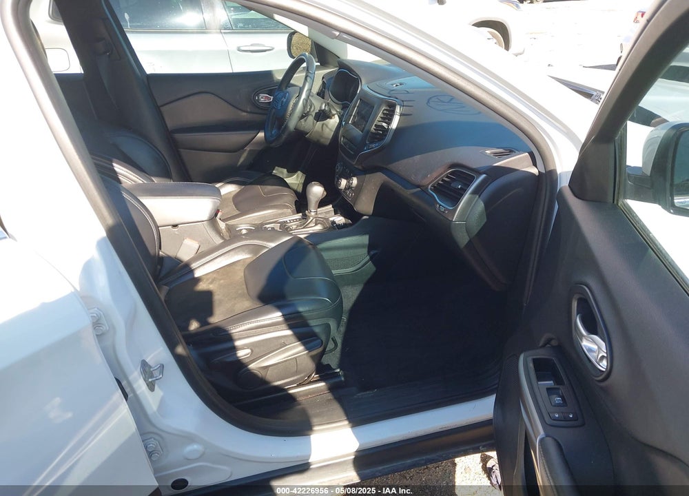 2019 JEEP CHEROKEE VIN: 1C4PJLLN7KD147528