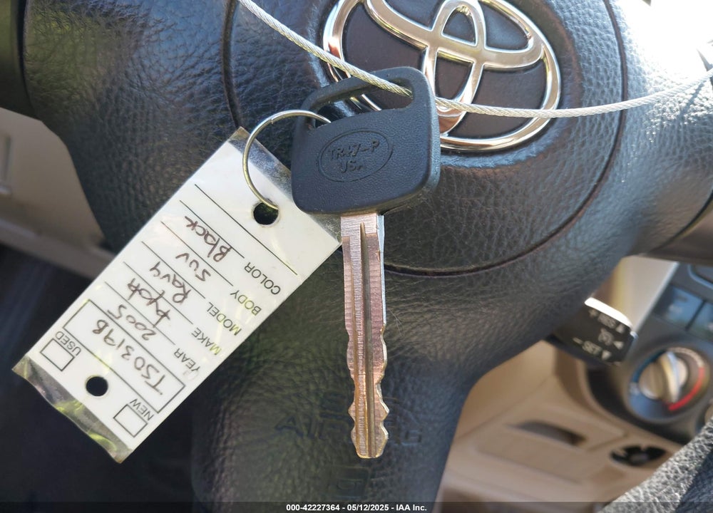 2005 TOYOTA RAV4 VIN: JTEHD20VX56046028
