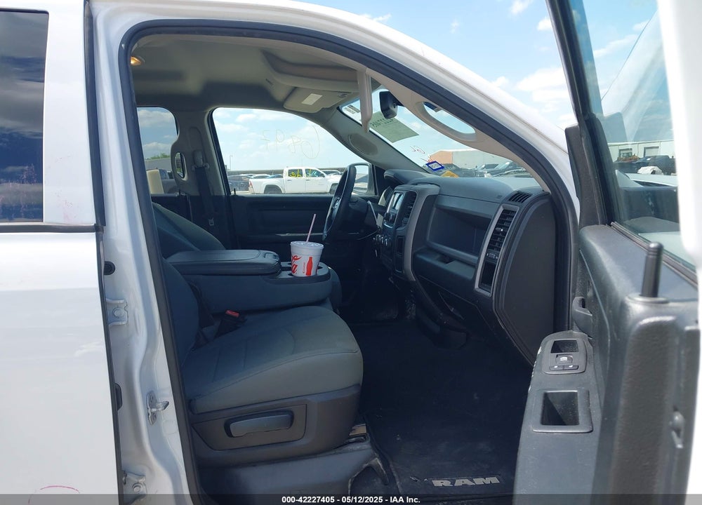 2020 RAM 1500 CLASSIC VIN: 1C6RR6FG7LS114713