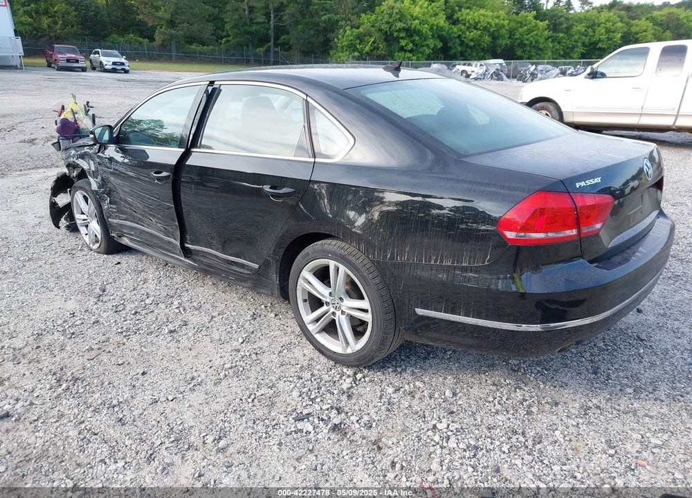2015 VOLKSWAGEN PASSAT VIN: 1VWCV7A36FC070459