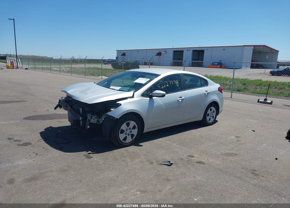 2017 KIA FORTE VIN: 3KPFK4A7XHE160610
