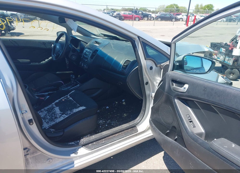 2017 KIA FORTE VIN: 3KPFK4A7XHE160610