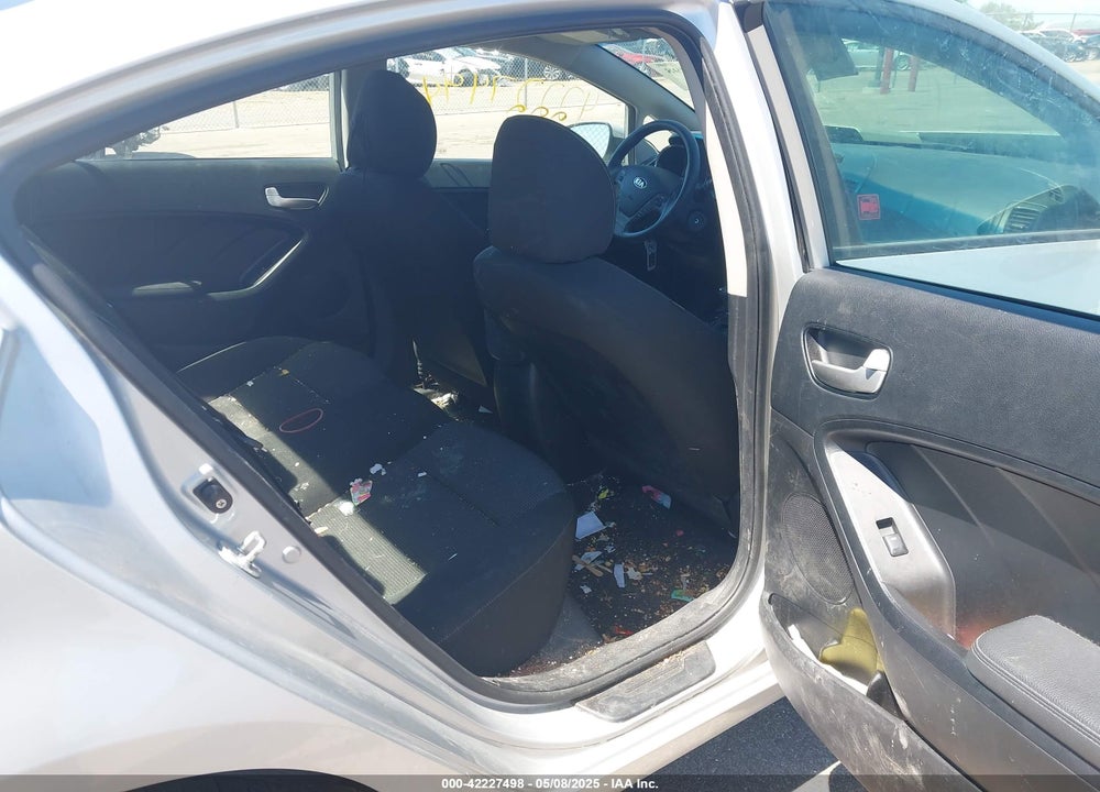 2017 KIA FORTE VIN: 3KPFK4A7XHE160610