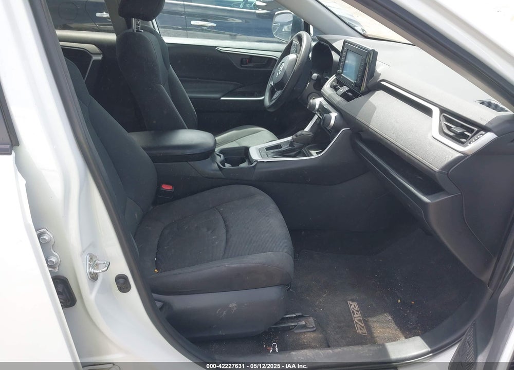 2020 TOYOTA RAV4 LE VIN: 2T3K1RFV5LW084927