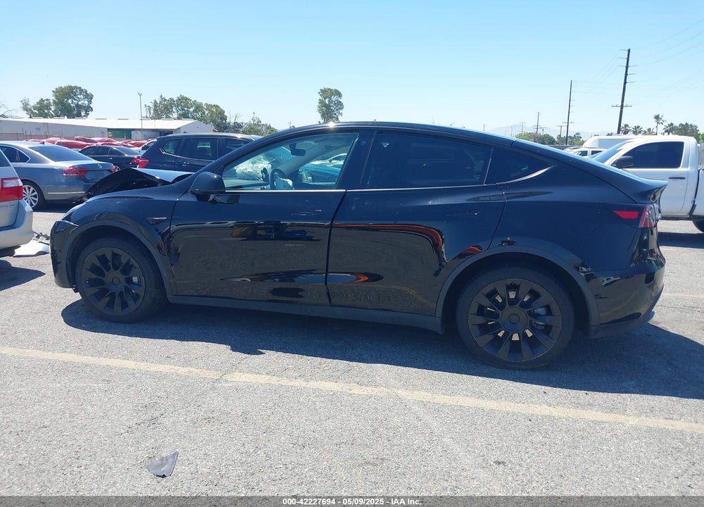 2021 TESLA MODEL Y VIN: 5YJYGDEE1MF149082