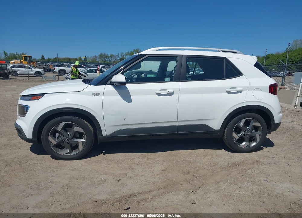 2025 HYUNDAI VENUE VIN: KMHRC8A38SU363580