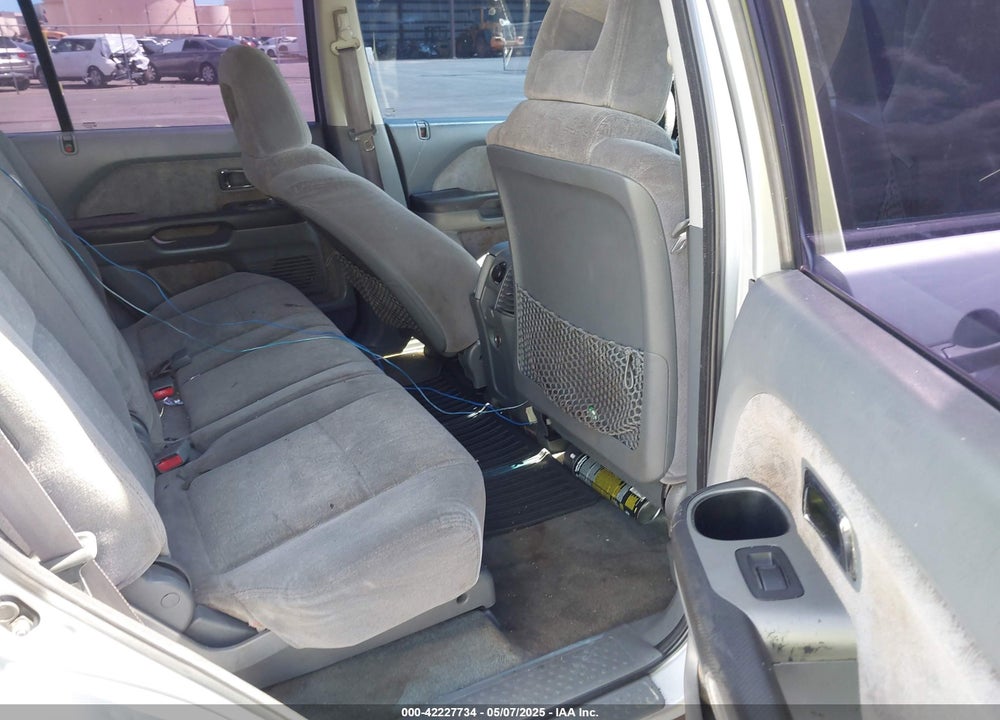 2004 HONDA PILOT VIN: 2HKYF18154H582903