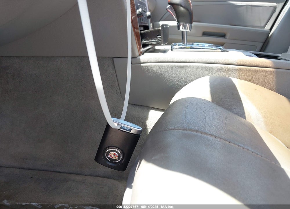 2010 CADILLAC STS VIN: 1G6DU6EA1A0100235