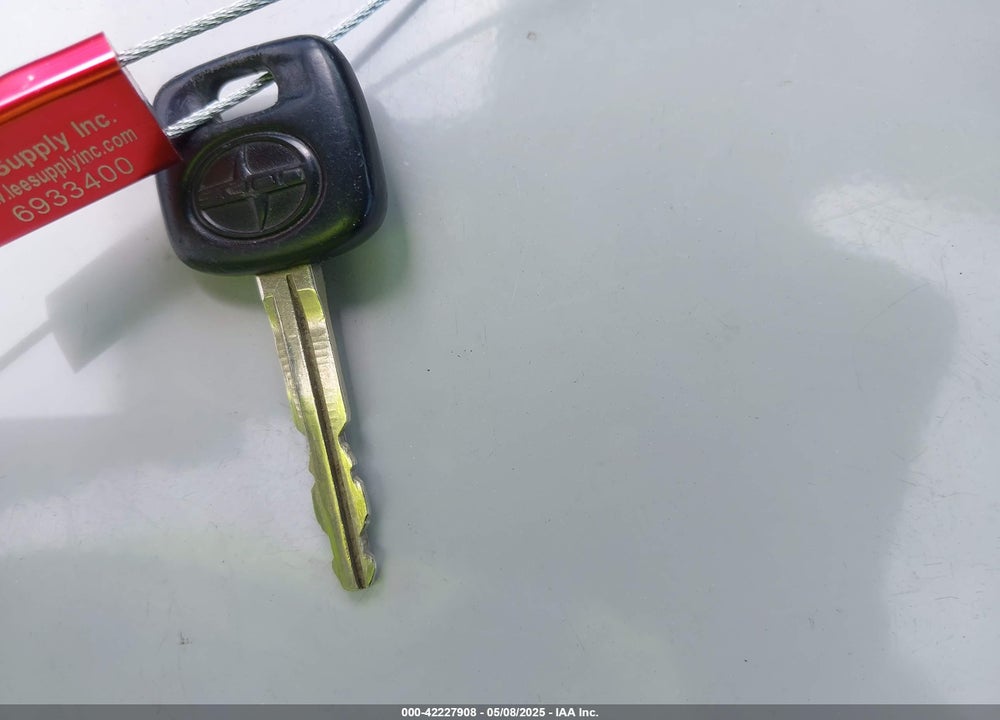 2005 SCION XB VIN: JTLKT324650186687