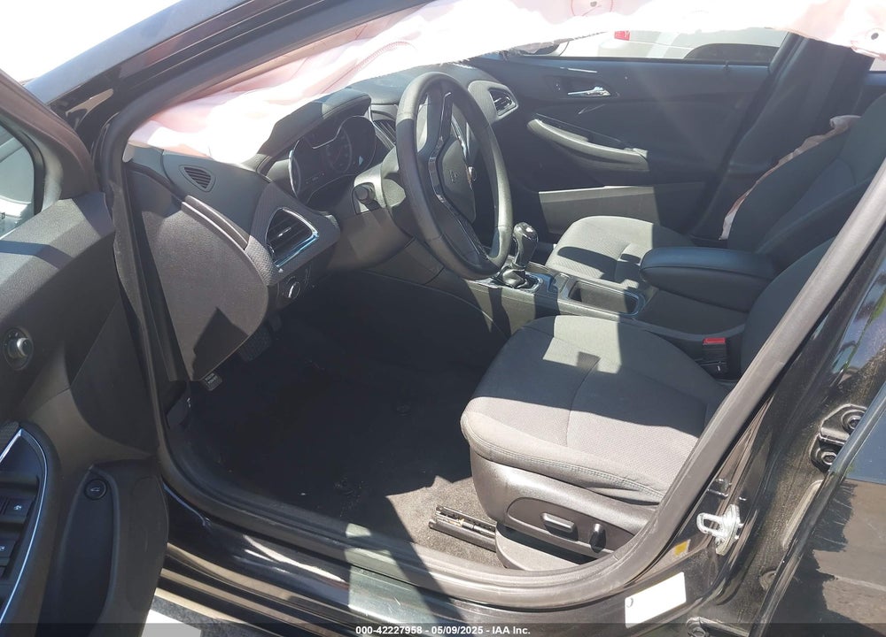 2019 CHEVROLET CRUZE VIN: 1G1BE5SM6K7124218