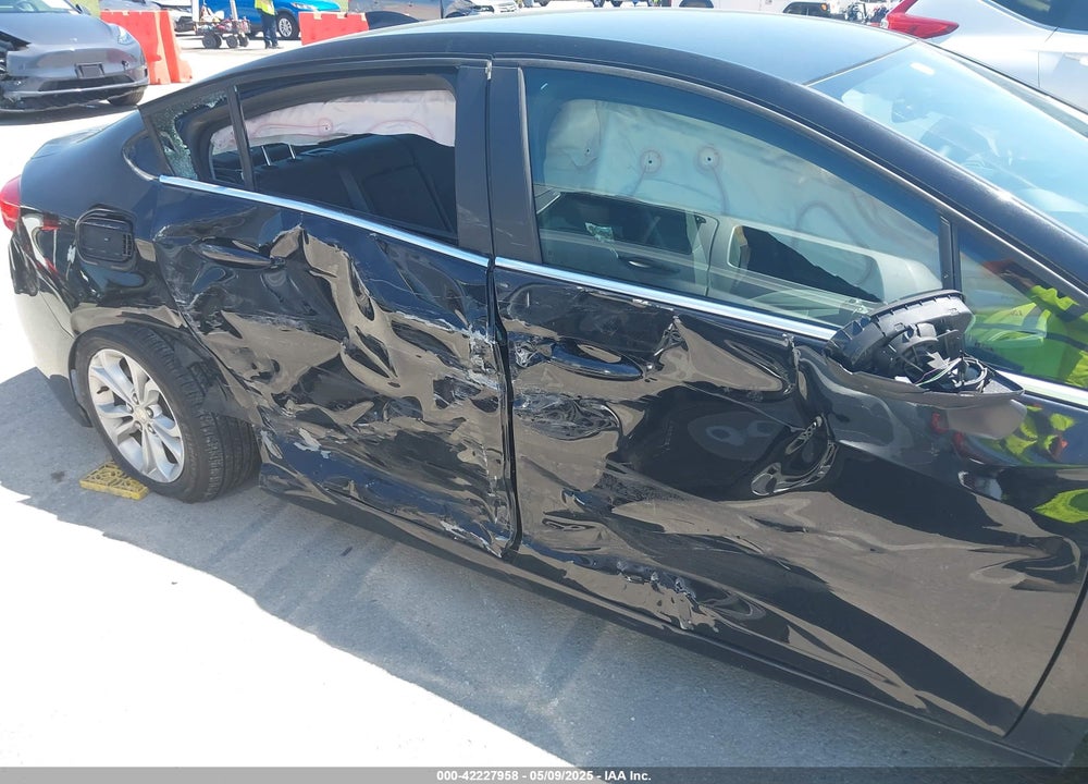 2019 CHEVROLET CRUZE VIN: 1G1BE5SM6K7124218