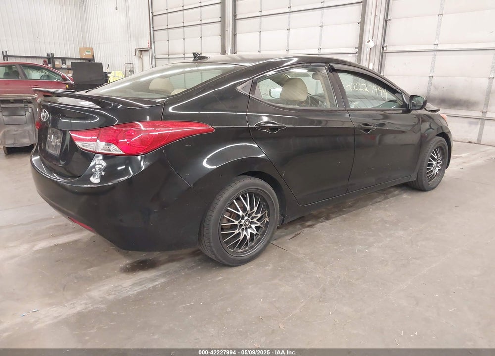 2013 HYUNDAI ELANTRA VIN: KMHDH4AE5DU787663