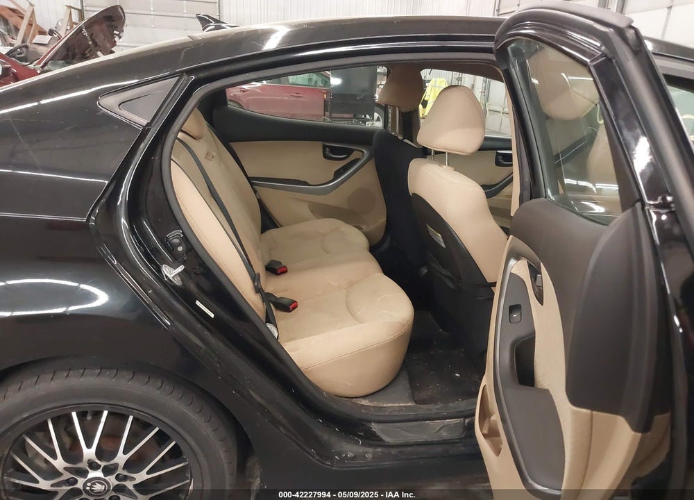 2013 HYUNDAI ELANTRA VIN: KMHDH4AE5DU787663