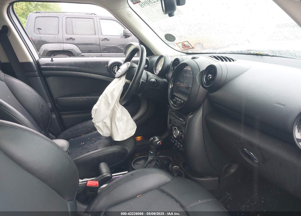 2015 MINI COUNTRYMAN COOPER S VIN: WMWZC3C54FWT02126