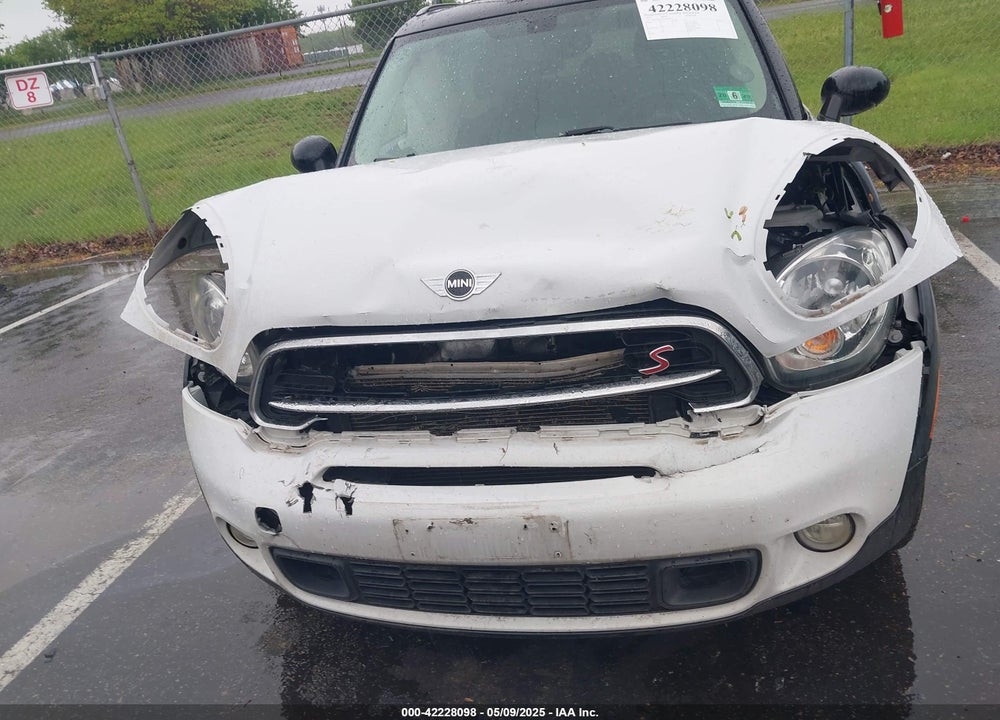 2015 MINI COUNTRYMAN COOPER S VIN: WMWZC3C54FWT02126
