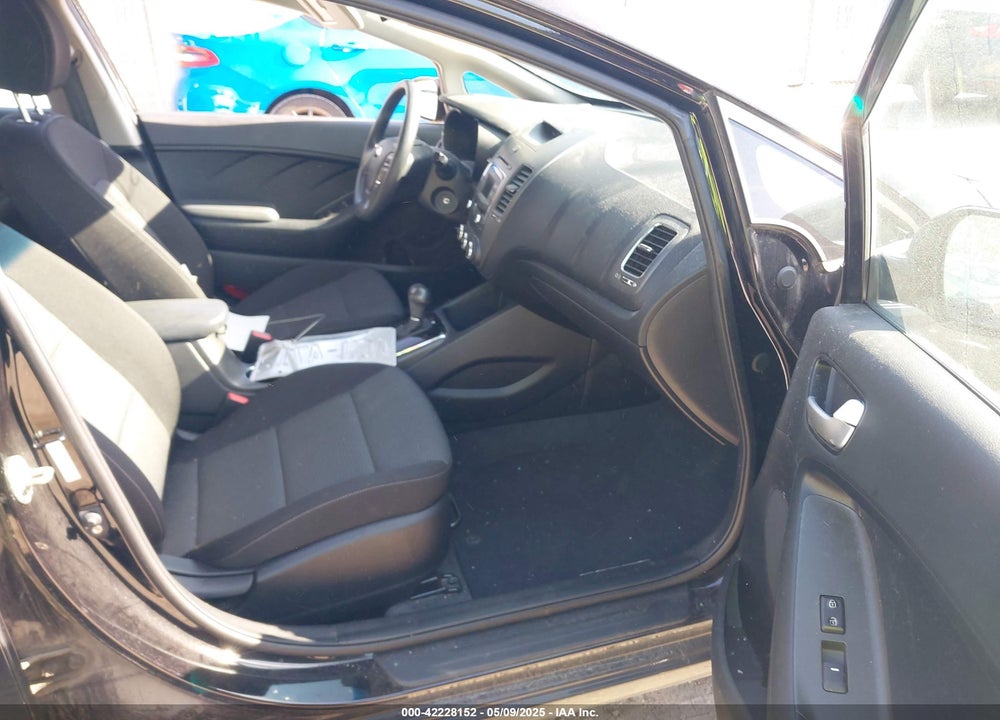 2018 KIA FORTE VIN: 3KPFK4A71JE179004