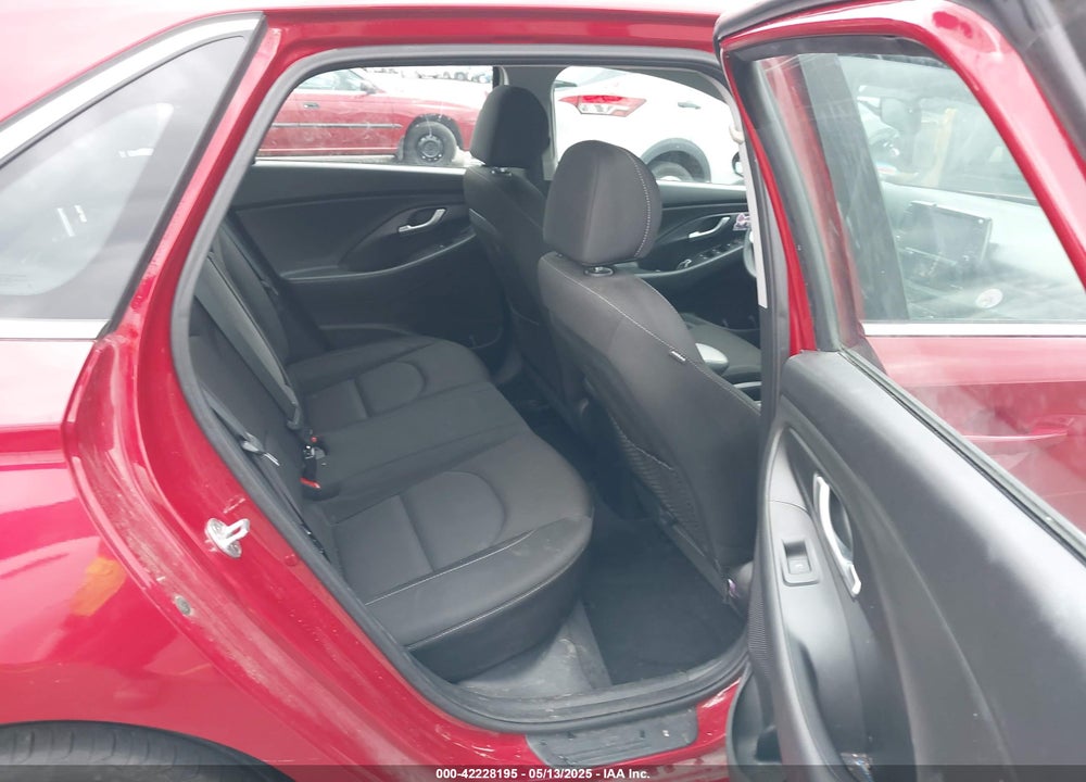 2018 HYUNDAI ELANTRA GT VIN: KMHH35LE2JU027964
