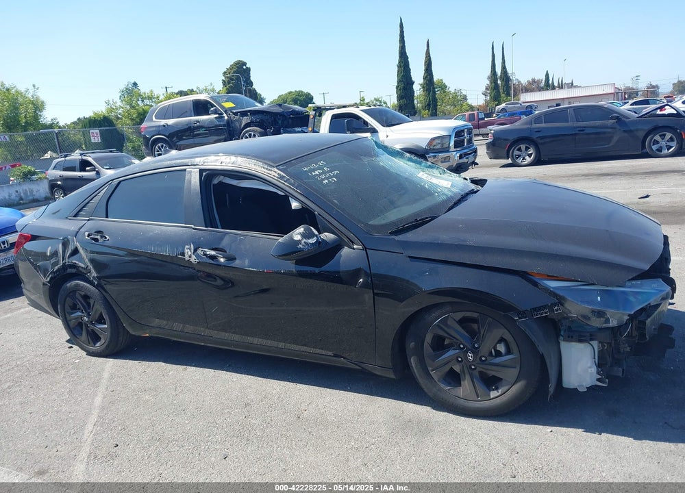 2021 HYUNDAI ELANTRA VIN: KMHLM4AG5MU121881