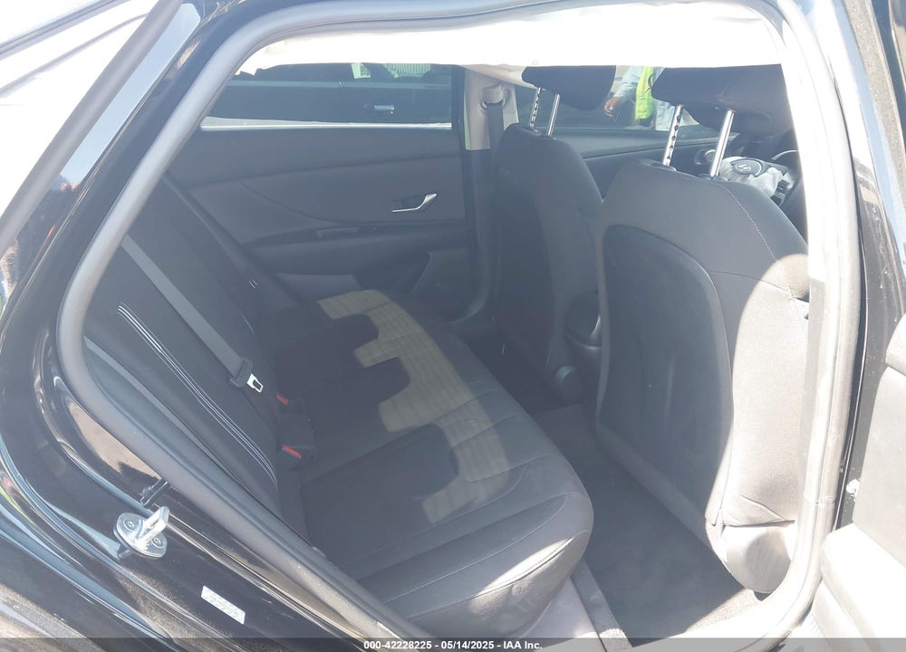 2021 HYUNDAI ELANTRA VIN: KMHLM4AG5MU121881