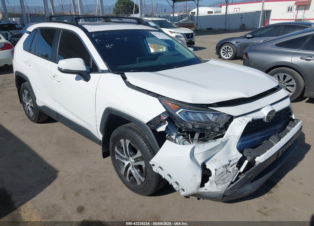 2019 TOYOTA RAV4 XLE VIN: JTMW1RFV0KD041108