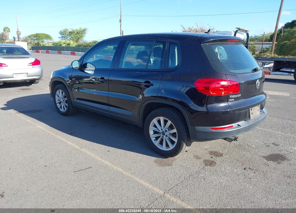 2018 VOLKSWAGEN TIGUAN LIMITED VIN: WVGAV7AX0JK004268