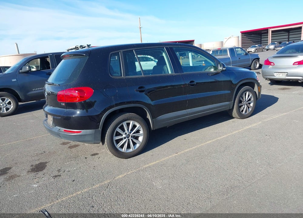 2018 VOLKSWAGEN TIGUAN LIMITED VIN: WVGAV7AX0JK004268