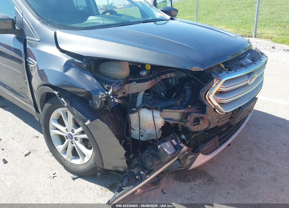 2017 FORD ESCAPE VIN: 1FMCU0GD5HUF05607