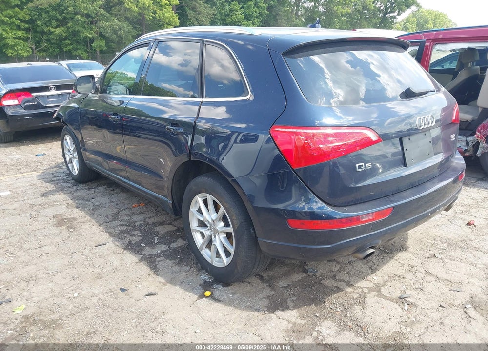 2010 AUDI Q5 3.2 PREMIUM VIN: WA1CKAFP8AA112939