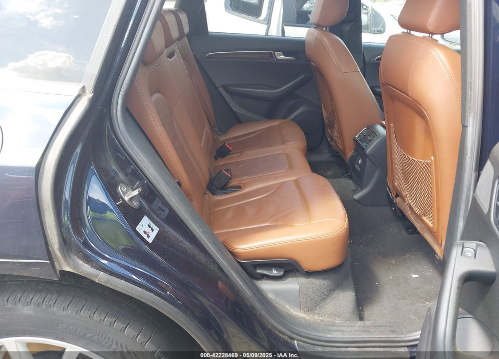 2010 AUDI Q5 3.2 PREMIUM VIN: WA1CKAFP8AA112939