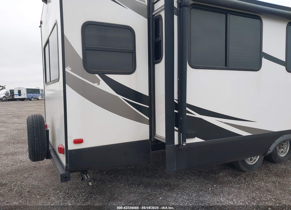 2017 GRAND DESIGN IMAGINE VIN: 573TE3328H3402316