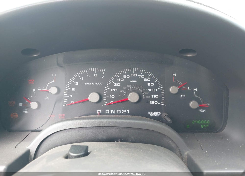 2004 FORD EXPEDITION XLT VIN: 1FMRU15W54LA85724