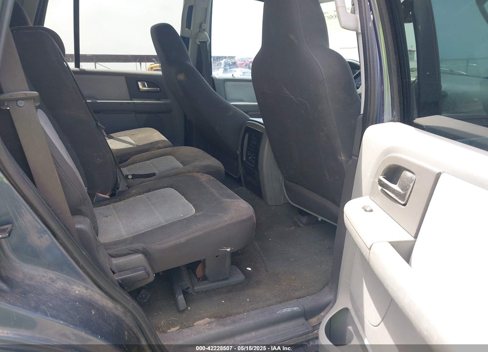 2004 FORD EXPEDITION XLT VIN: 1FMRU15W54LA85724