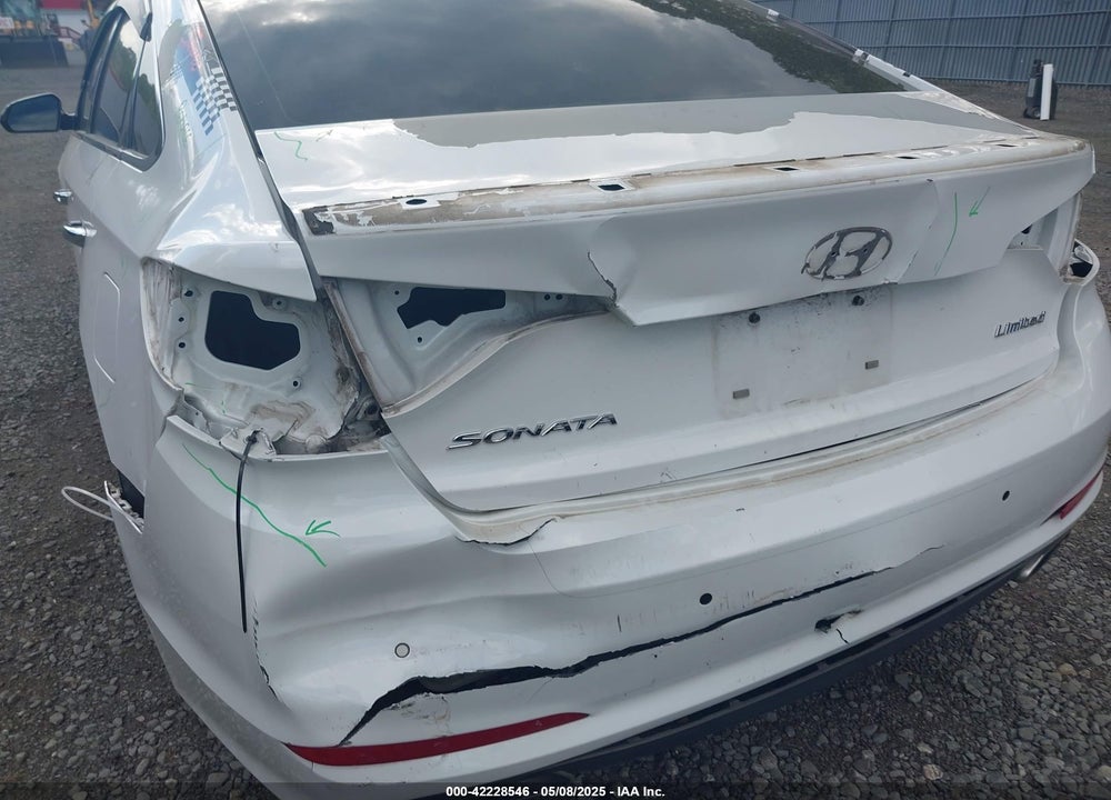 2015 HYUNDAI SONATA LIMITED VIN: 5NPE34AF0FH017562