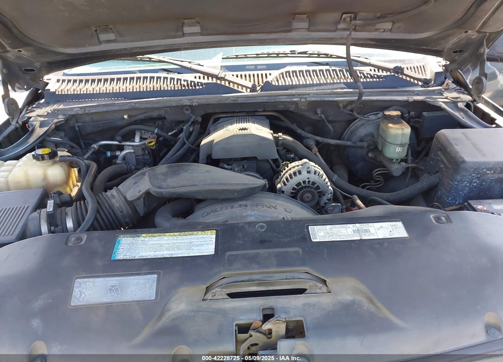 2000 CHEVROLET TAHOE ALL NEW LS VIN: 1GNEC13T5YJ158744