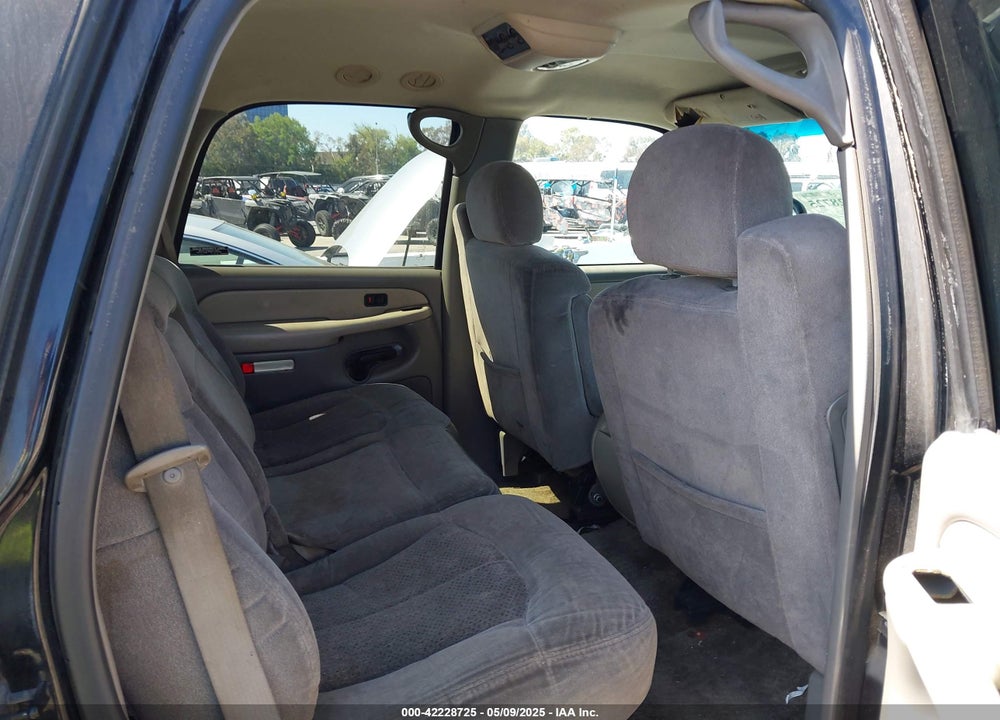 2000 CHEVROLET TAHOE ALL NEW LS VIN: 1GNEC13T5YJ158744