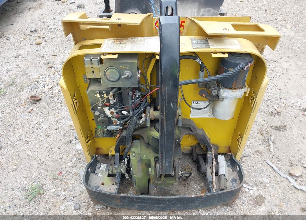 2014 YALE PALLET JACK VIN: C802N06746M