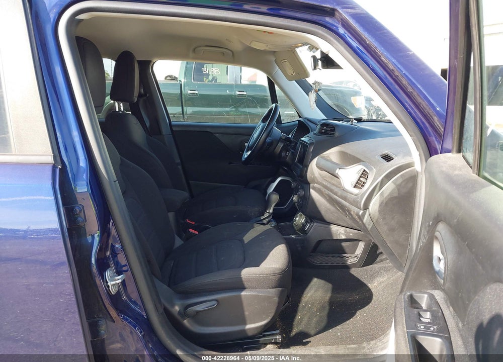 2018 JEEP RENEGADE LATITUDE 4X4 VIN: ZACCJBBB8JPH95699